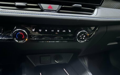 Chevrolet Monza, 2024 год, 1 760 000 рублей, 18 фотография