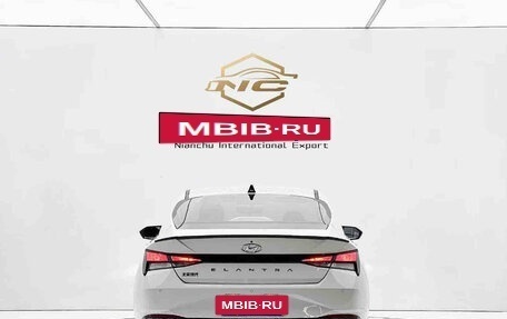 Hyundai Elantra, 2023 год, 1 560 000 рублей, 5 фотография