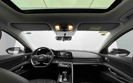 Hyundai Elantra, 2023 год, 1 560 000 рублей, 11 фотография