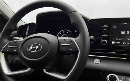 Hyundai Elantra, 2023 год, 1 560 000 рублей, 10 фотография