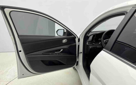 Hyundai Elantra, 2023 год, 1 560 000 рублей, 19 фотография