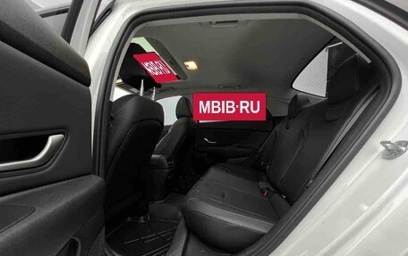 Hyundai Elantra, 2023 год, 1 560 000 рублей, 12 фотография