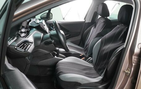 Peugeot 208 II, 2013 год, 699 000 рублей, 10 фотография