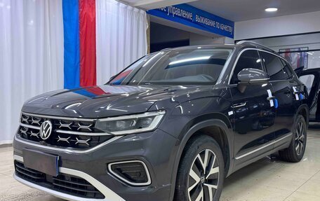 Volkswagen Touran III, 2022 год, 2 350 000 рублей, 3 фотография