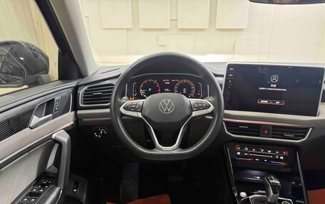 Volkswagen Touran III, 2022 год, 2 350 000 рублей, 8 фотография