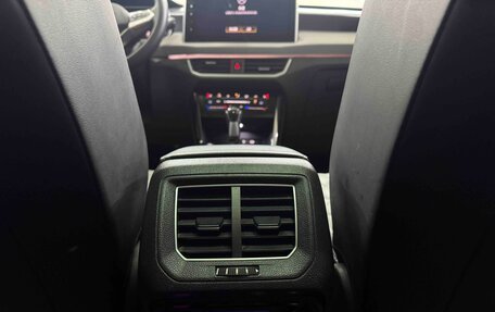 Volkswagen Touran III, 2022 год, 2 350 000 рублей, 19 фотография