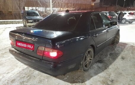 Mercedes-Benz E-Класс, 2000 год, 595 000 рублей, 4 фотография