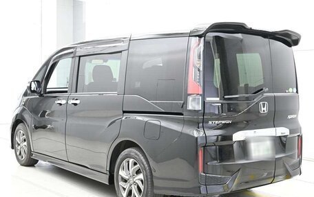 Honda Stepwgn IV, 2017 год, 1 752 420 рублей, 4 фотография