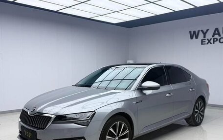 Skoda Superb III рестайлинг, 2025 год, 2 450 000 рублей, 1 фотография