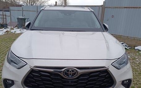 Toyota Highlander, 2021 год, 4 990 000 рублей, 1 фотография