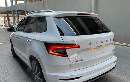 Skoda Karoq I, 2023 год, 2 100 000 рублей, 4 фотография