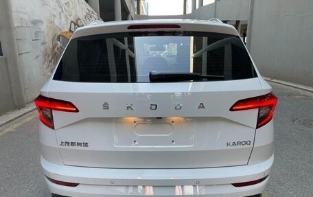 Skoda Karoq I, 2023 год, 2 100 000 рублей, 5 фотография