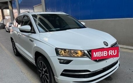 Skoda Karoq I, 2023 год, 2 100 000 рублей, 3 фотография