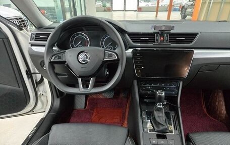 Skoda Superb III рестайлинг, 2021 год, 1 850 000 рублей, 7 фотография