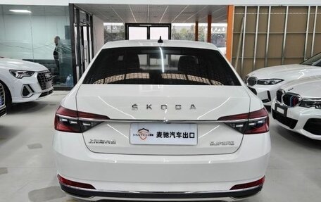 Skoda Superb III рестайлинг, 2021 год, 1 850 000 рублей, 5 фотография