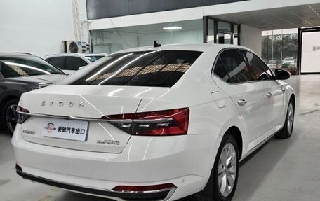 Skoda Superb III рестайлинг, 2021 год, 1 850 000 рублей, 6 фотография
