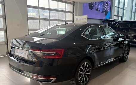 Skoda Superb III рестайлинг, 2023 год, 2 000 000 рублей, 6 фотография