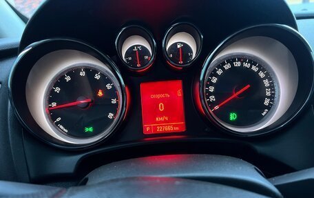 Opel Astra J, 2013 год, 800 000 рублей, 2 фотография