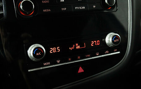 Mitsubishi Outlander III рестайлинг 3, 2020 год, 2 199 900 рублей, 15 фотография