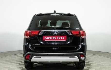 Mitsubishi Outlander III рестайлинг 3, 2020 год, 2 199 900 рублей, 6 фотография