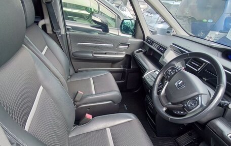 Honda Stepwgn IV, 2015 год, 1 400 000 рублей, 5 фотография