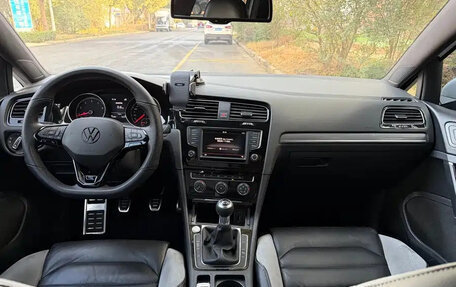 Volkswagen Golf VII, 2017 год, 1 330 035 рублей, 6 фотография