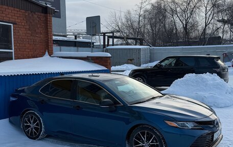 Toyota Camry, 2021 год, 3 100 000 рублей, 2 фотография