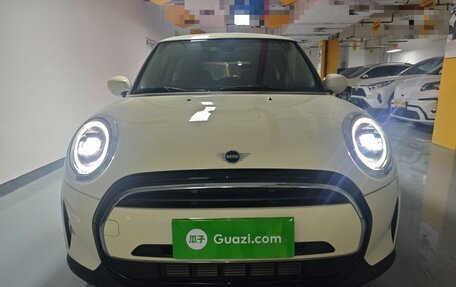 MINI Clubman, 2022 год, 2 227 707 рублей, 2 фотография