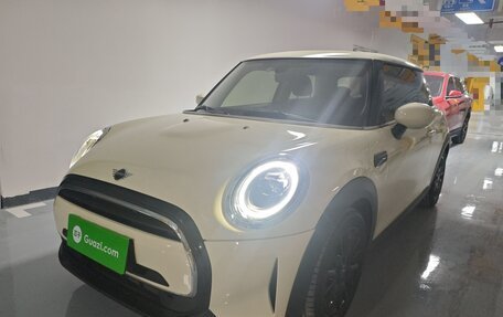 MINI Clubman, 2022 год, 2 227 707 рублей, 3 фотография