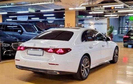 Mercedes-Benz E-Класс, 2024 год, 6 495 000 рублей, 2 фотография