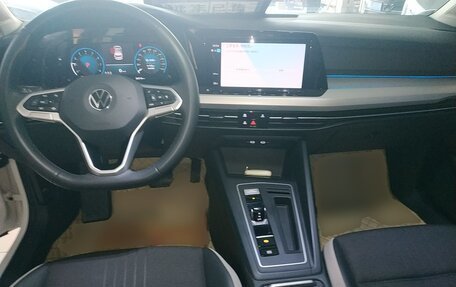 Volkswagen Golf VIII, 2022 год, 1 888 707 рублей, 9 фотография