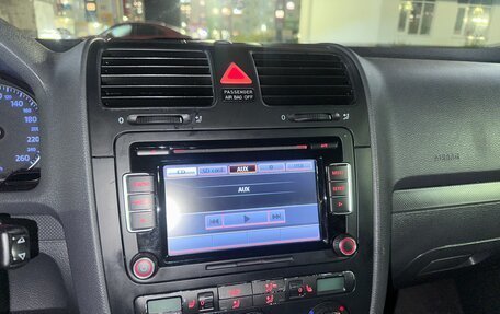 Volkswagen Golf V, 2004 год, 540 000 рублей, 2 фотография