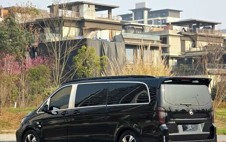 Mercedes-Benz Vito, 2024 год, 7 000 000 рублей, 6 фотография