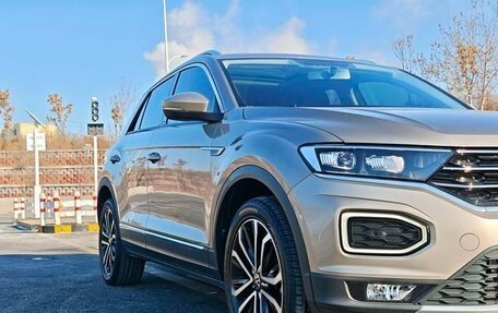 Volkswagen T-Roc I, 2023 год, 1 650 000 рублей, 4 фотография