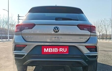 Volkswagen T-Roc I, 2023 год, 1 650 000 рублей, 5 фотография