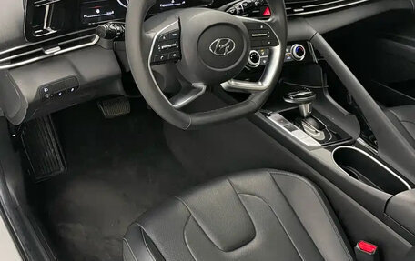 Hyundai Elantra, 2022 год, 1 590 000 рублей, 9 фотография