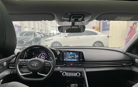 Hyundai Elantra, 2022 год, 1 590 000 рублей, 10 фотография