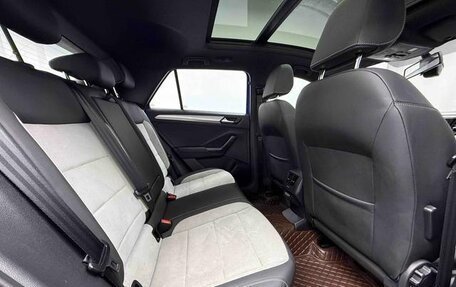 Volkswagen T-Roc I, 2023 год, 1 650 000 рублей, 12 фотография