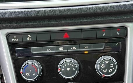 Volkswagen T-Roc I, 2023 год, 1 650 000 рублей, 15 фотография