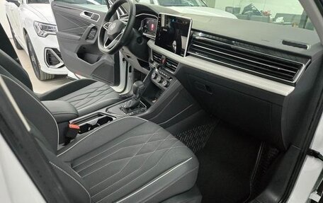 Volkswagen Tiguan II, 2021 год, 2 100 000 рублей, 9 фотография