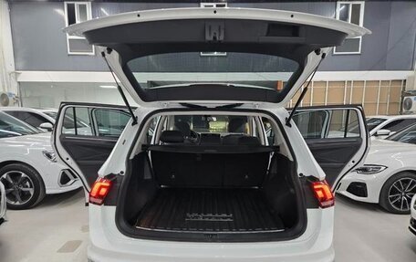 Volkswagen Tiguan II, 2021 год, 2 100 000 рублей, 6 фотография