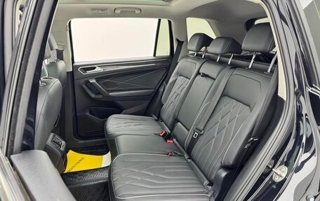 Volkswagen Tiguan II, 2023 год, 2 400 000 рублей, 13 фотография