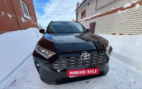 Toyota RAV4, 2019 год, 3 435 000 рублей, 10 фотография