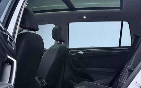 Volkswagen Tiguan II, 2023 год, 2 400 000 рублей, 10 фотография