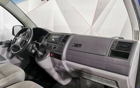 Volkswagen Transporter T5 рестайлинг, 2005 год, 685 150 рублей, 12 фотография