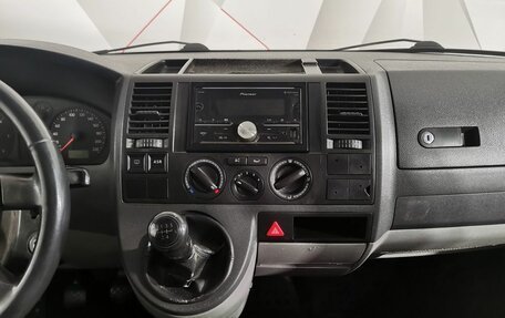 Volkswagen Transporter T5 рестайлинг, 2005 год, 685 150 рублей, 14 фотография