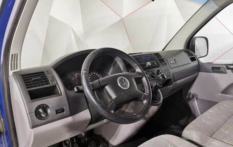 Volkswagen Transporter T5 рестайлинг, 2005 год, 685 150 рублей, 18 фотография