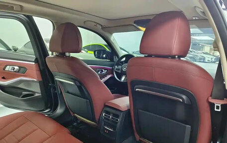 BMW 3 серия, 2021 год, 2 600 077 рублей, 10 фотография