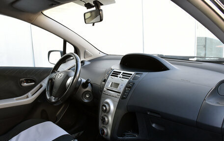 Toyota Yaris III рестайлинг, 2007 год, 394 000 рублей, 8 фотография