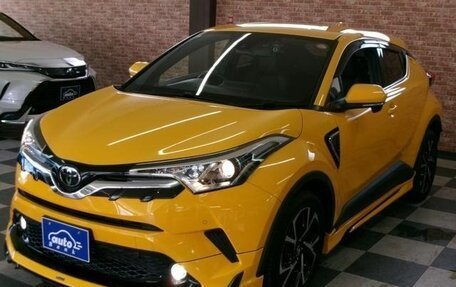 Toyota C-HR I рестайлинг, 2017 год, 1 581 000 рублей, 8 фотография